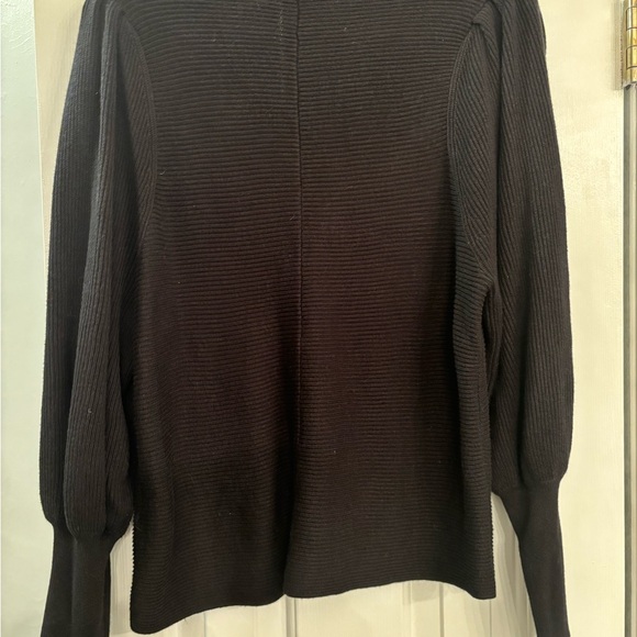 Women’s 1. State black sweater crop top  size medium - Picture 2 of 3